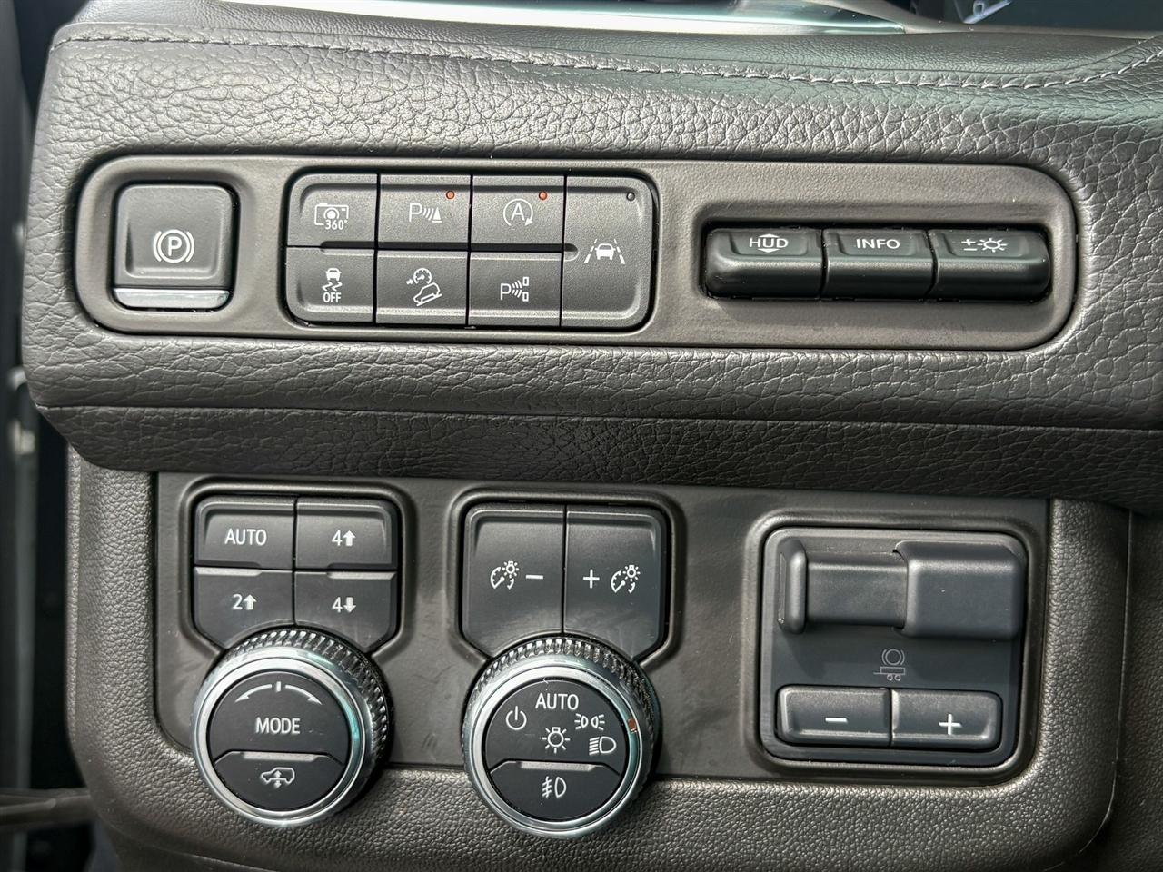 GMC Yukon XL Denali 4WD 2024