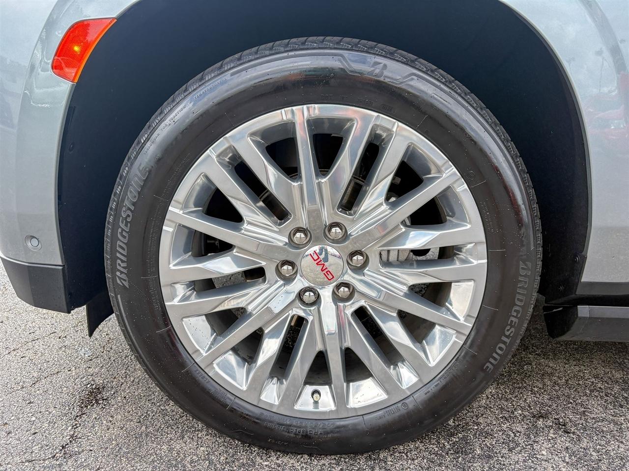 GMC Yukon XL Denali 4WD 2024