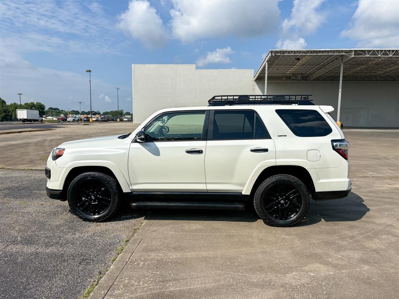 Toyota 4Runner Nightshade 4WD 2021