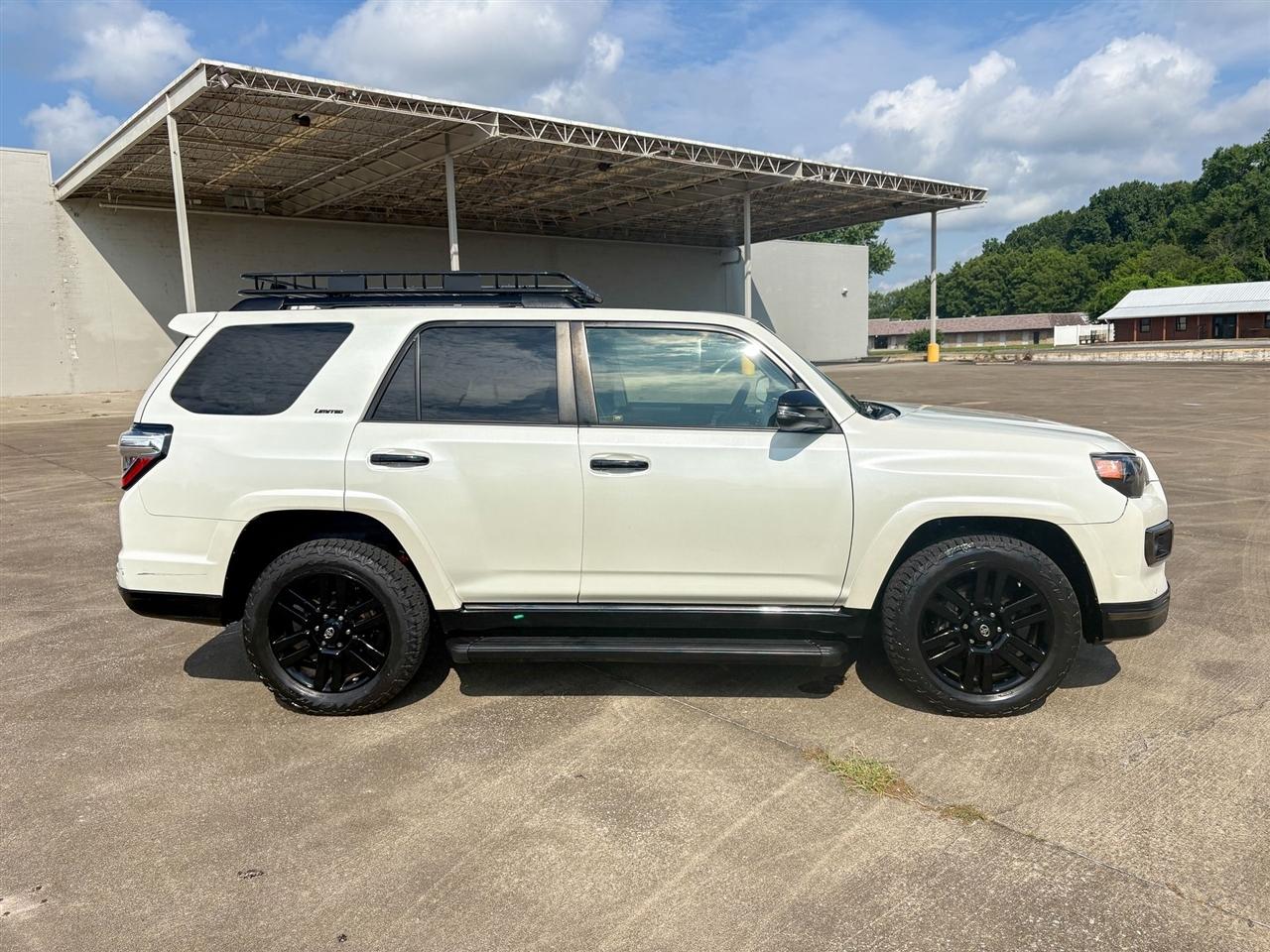 Toyota 4Runner Nightshade 4WD 2021