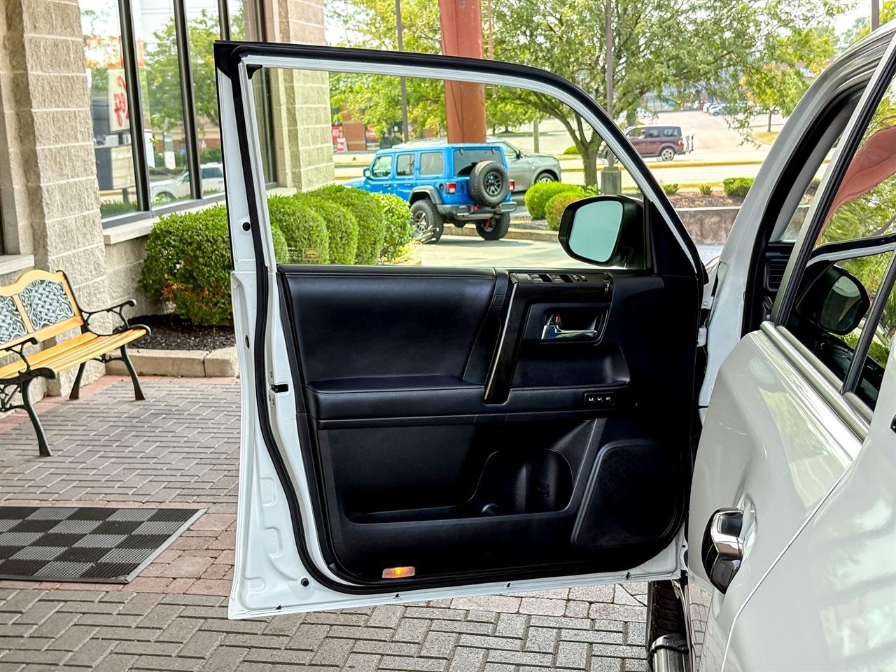 Toyota 4Runner Nightshade 4WD 2021