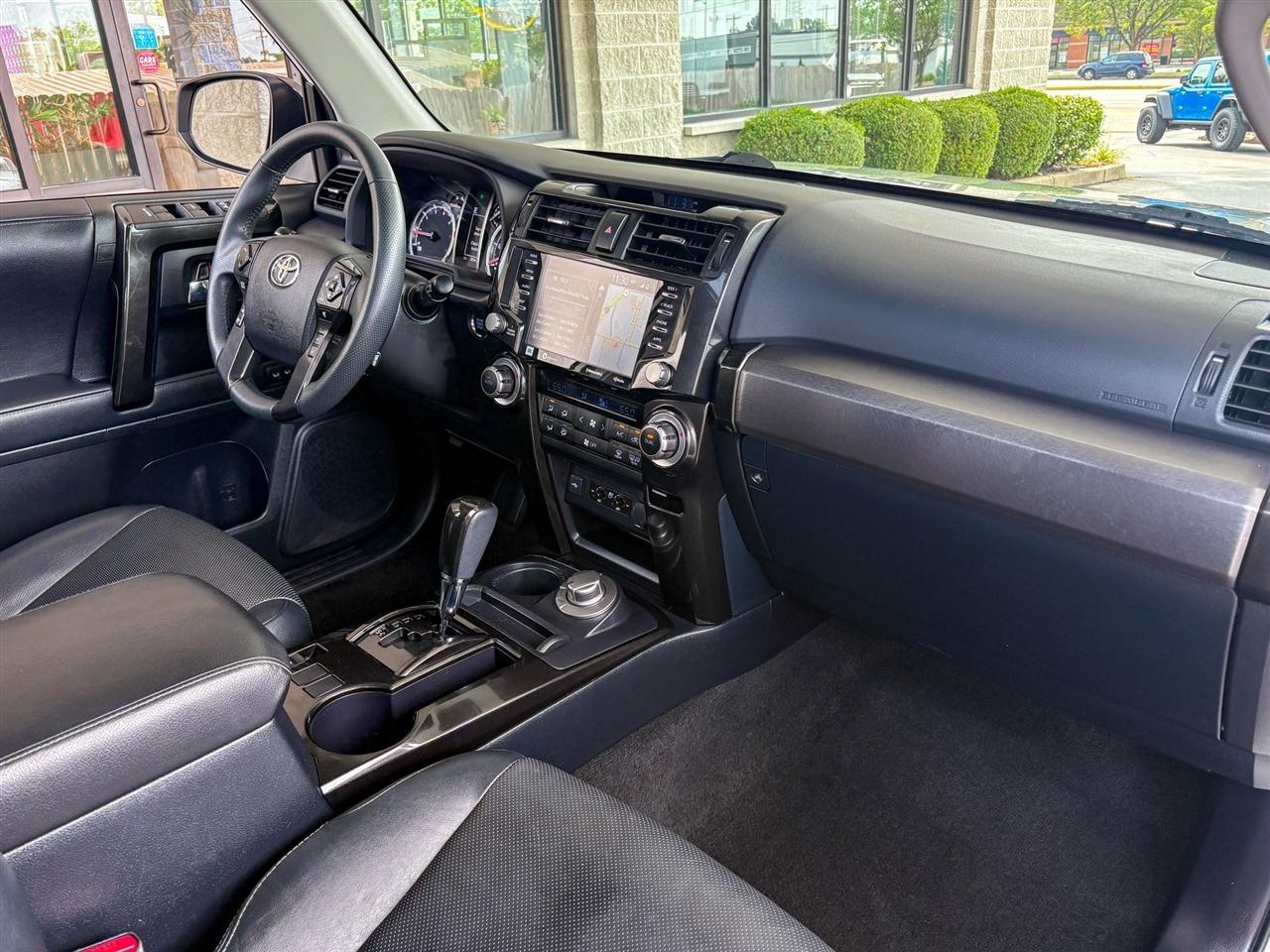 Toyota 4Runner Nightshade 4WD 2021