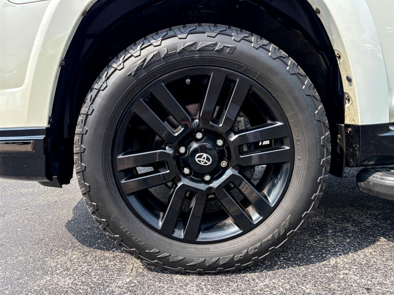 Toyota 4Runner Nightshade 4WD 2021