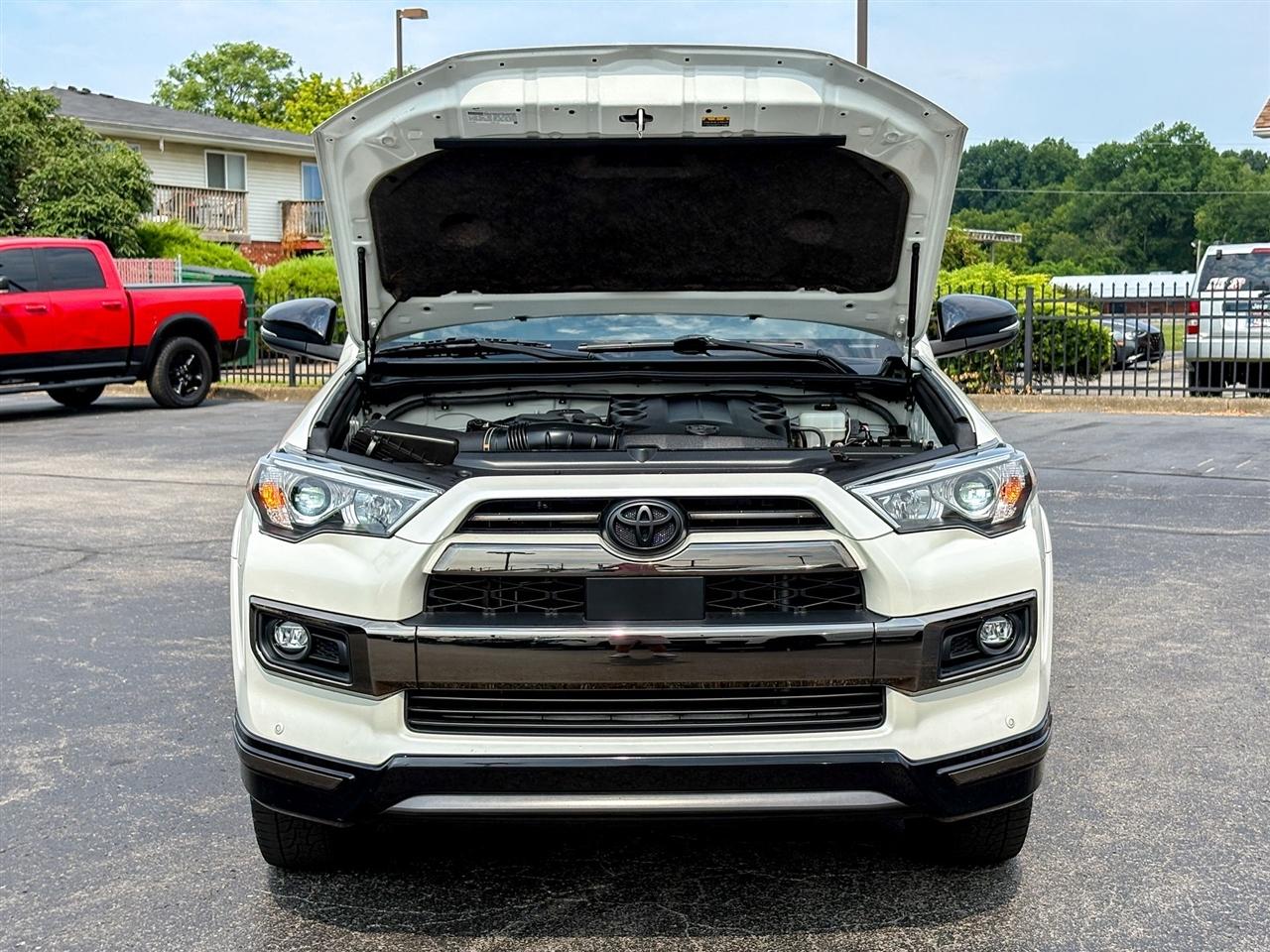 Toyota 4Runner Nightshade 4WD 2021