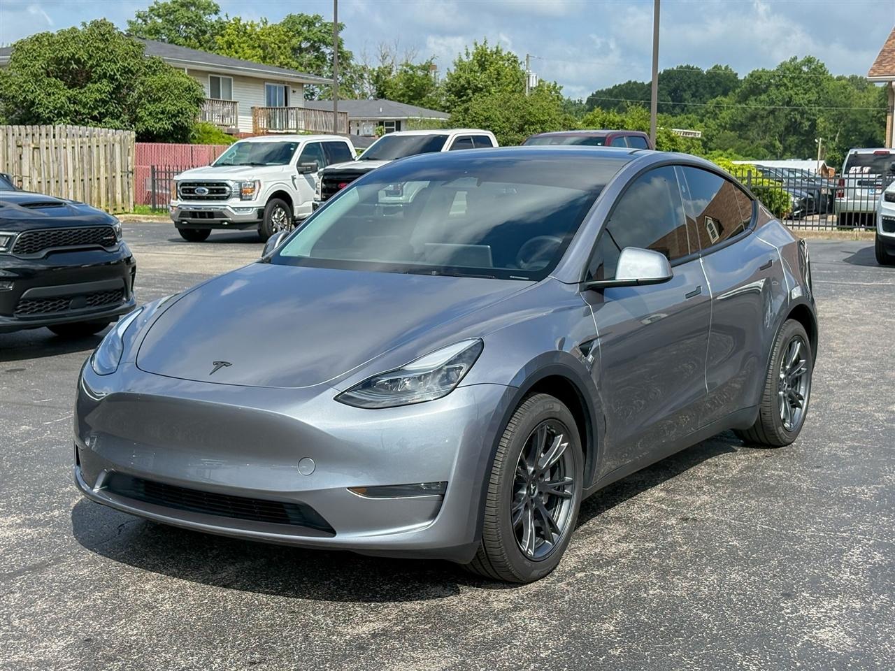 Tesla Model Y Long Range AWD 2024