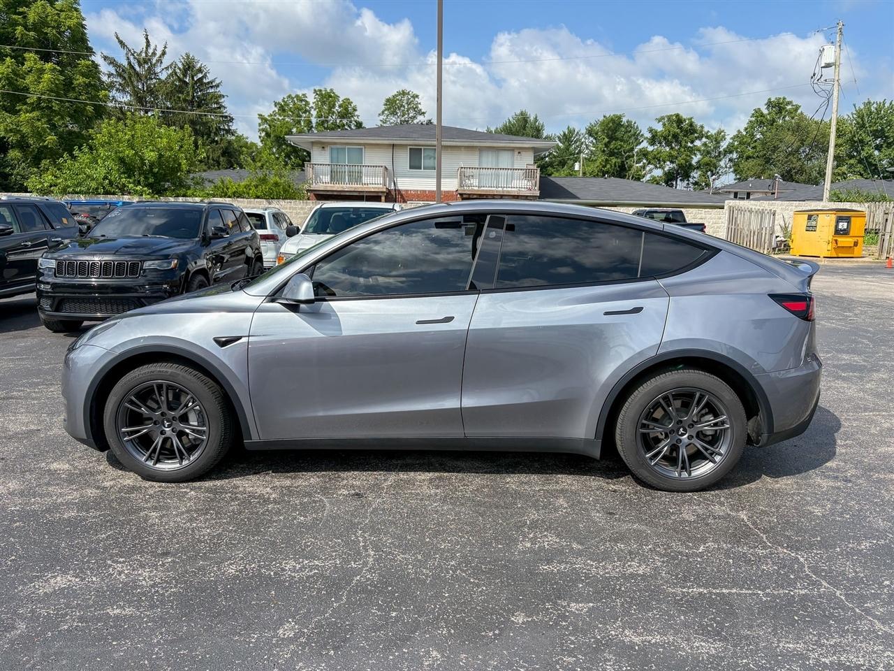 Tesla Model Y Long Range AWD 2024