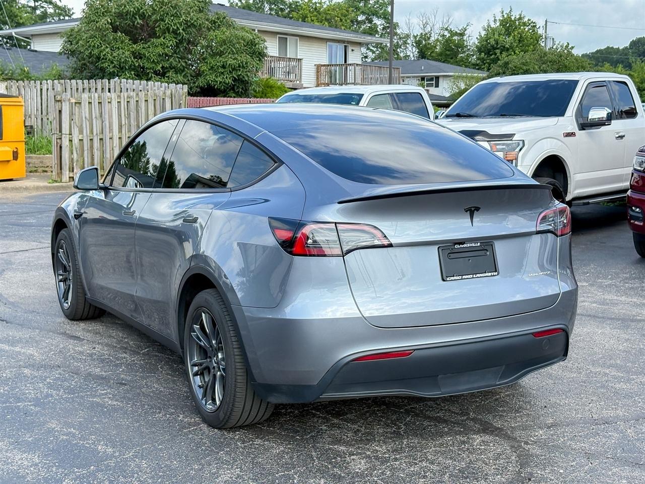 Tesla Model Y Long Range AWD 2024