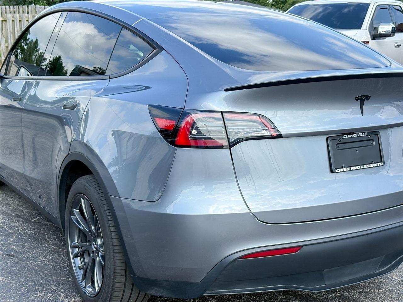 Tesla Model Y Long Range AWD 2024