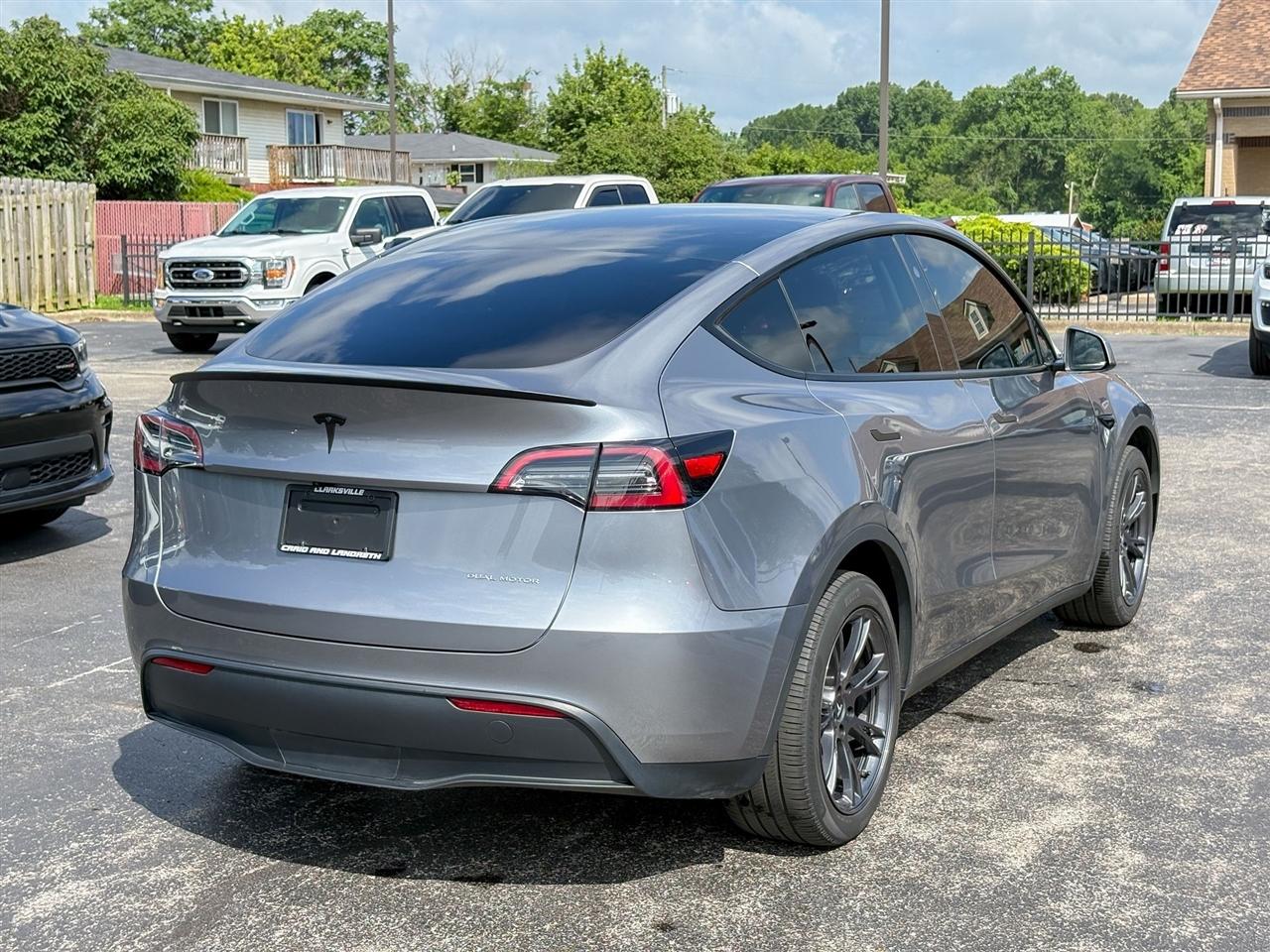 Tesla Model Y Long Range AWD 2024