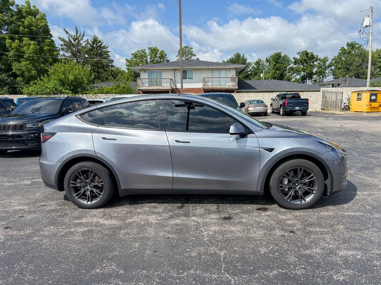 Tesla Model Y Long Range AWD 2024