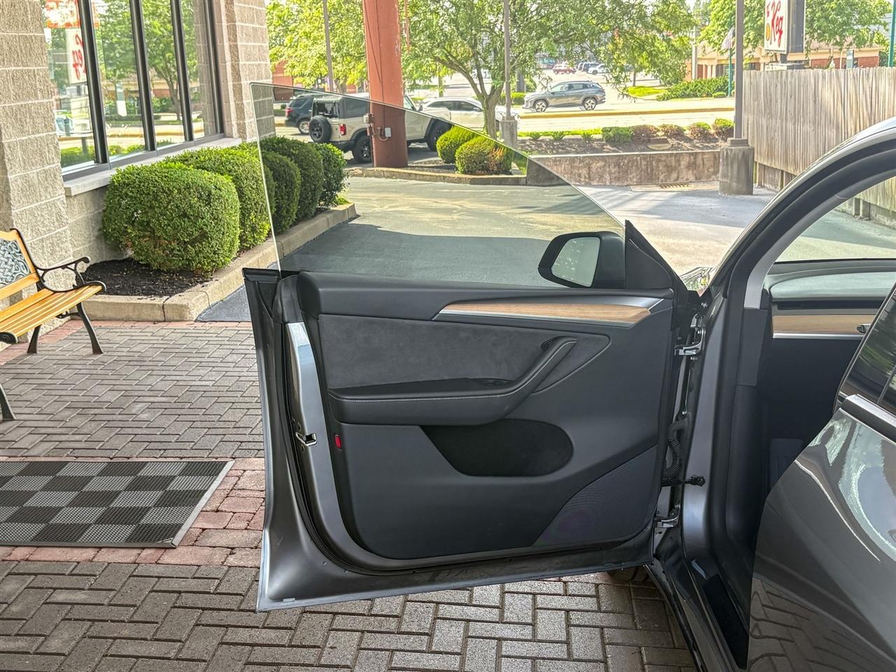 Tesla Model Y Long Range AWD 2024