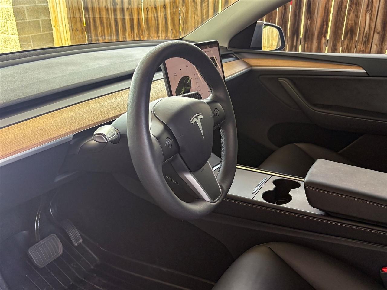 Tesla Model Y Long Range AWD 2024