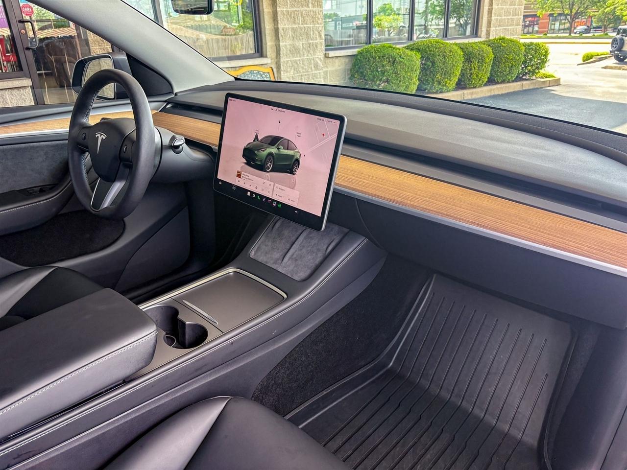 Tesla Model Y Long Range AWD 2024