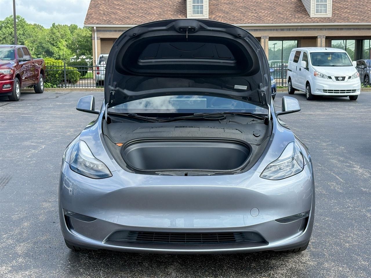 Tesla Model Y Long Range AWD 2024