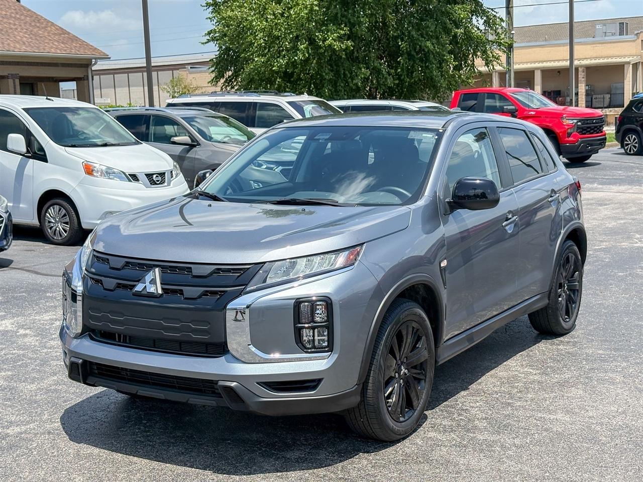 Mitsubishi Outlander Sport  2024