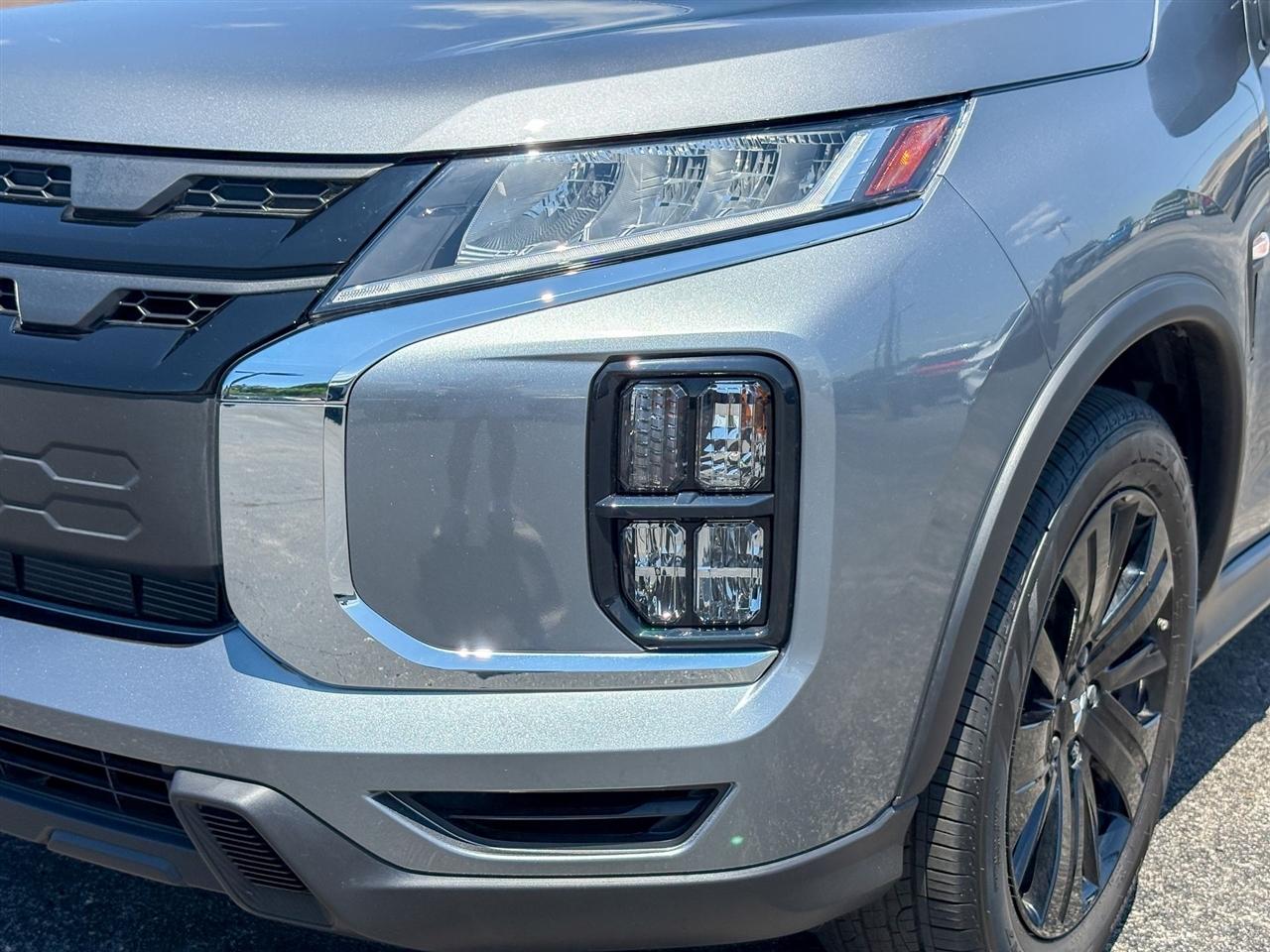 Mitsubishi Outlander Sport  2024