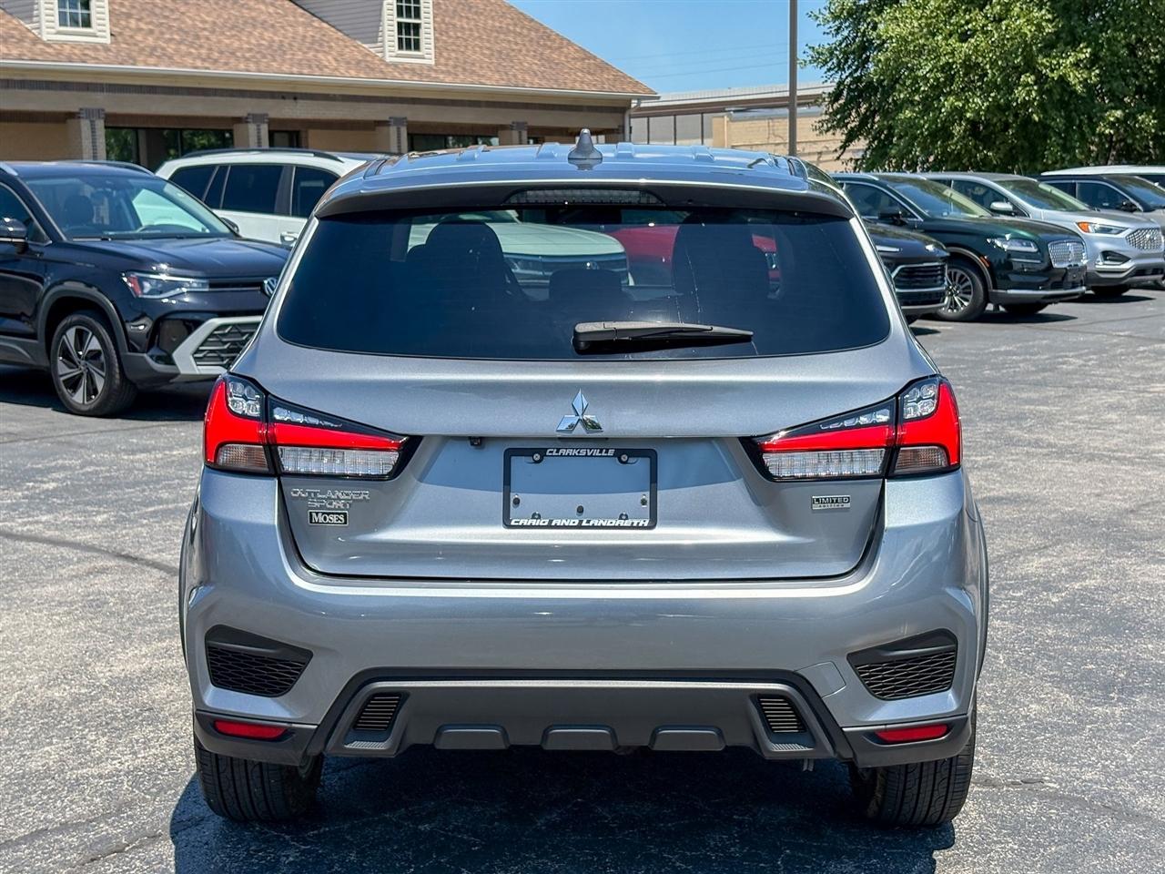 Mitsubishi Outlander Sport  2024