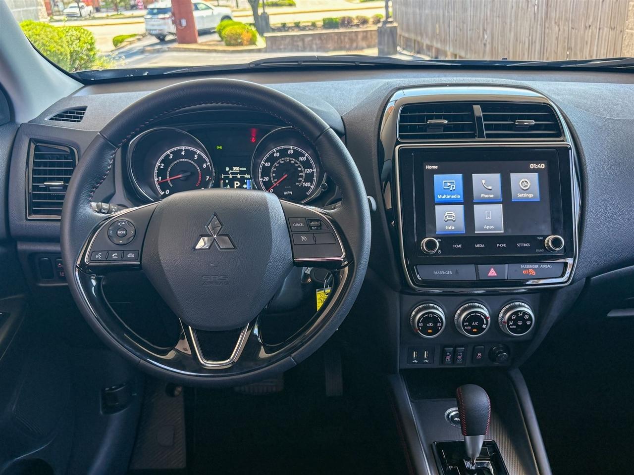 Mitsubishi Outlander Sport  2024