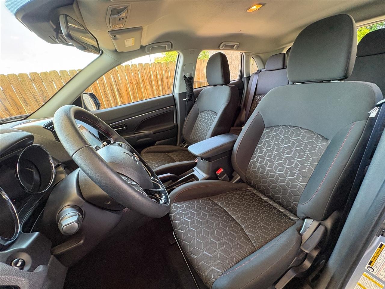 Mitsubishi Outlander Sport  2024