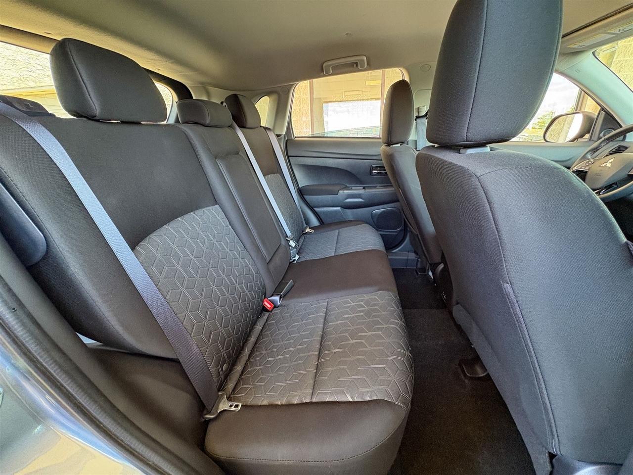 Mitsubishi Outlander Sport  2024