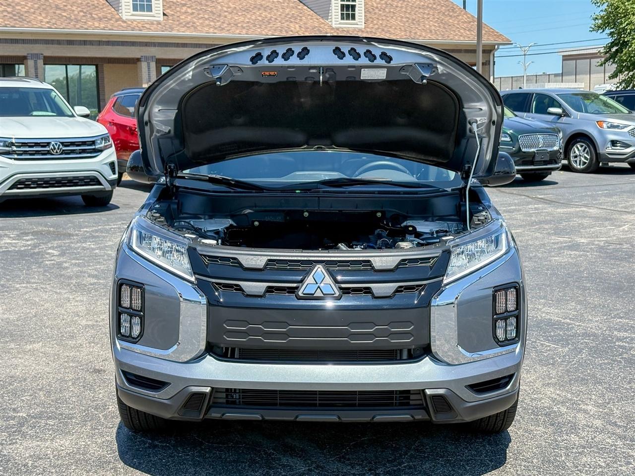 Mitsubishi Outlander Sport  2024