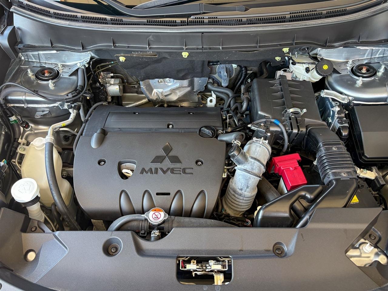 Mitsubishi Outlander Sport  2024