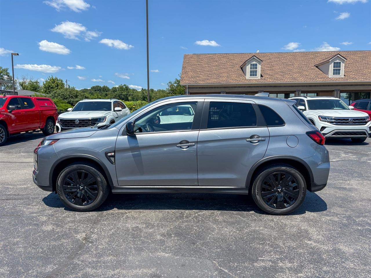 Mitsubishi Outlander Sport  2024