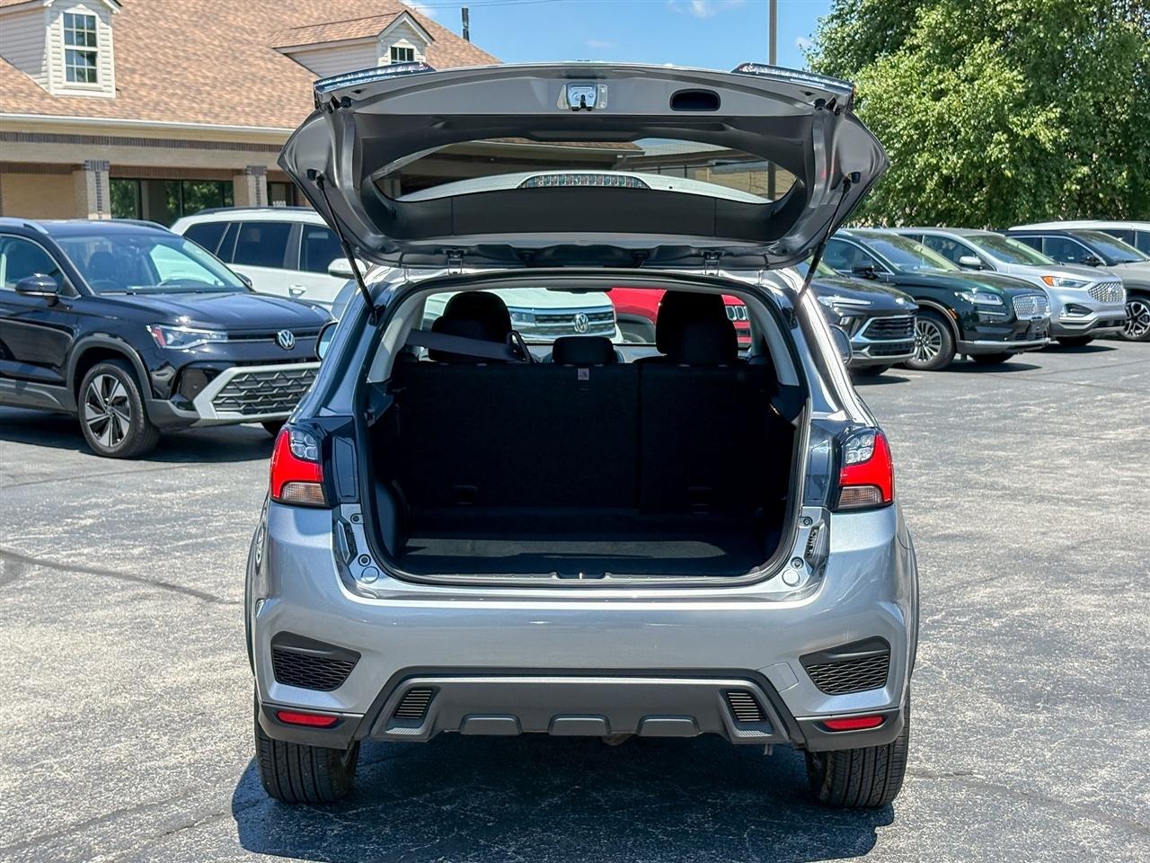 Mitsubishi Outlander Sport  2024