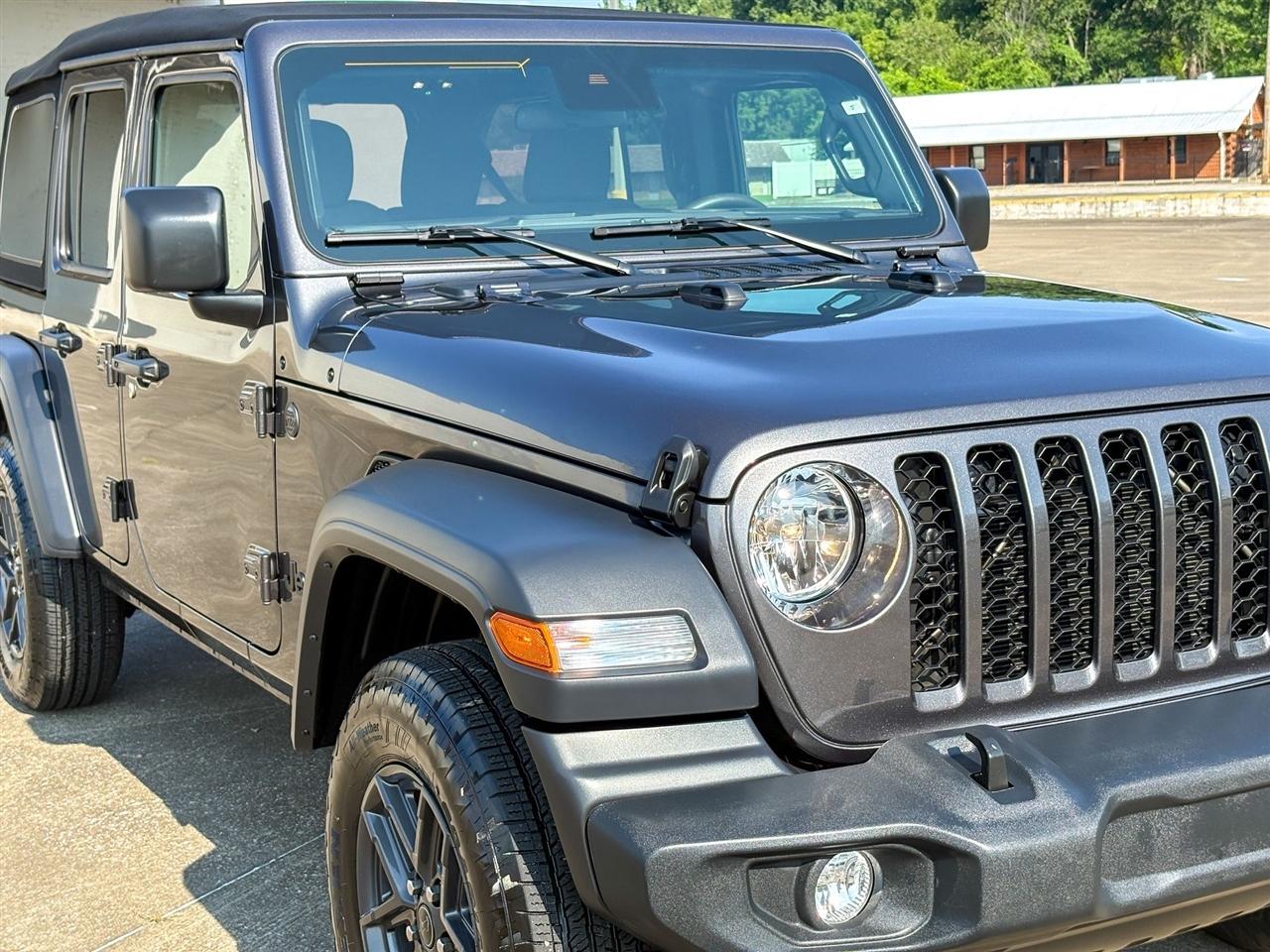 Jeep Wrangler Unlimited Sport S 4x4 2024