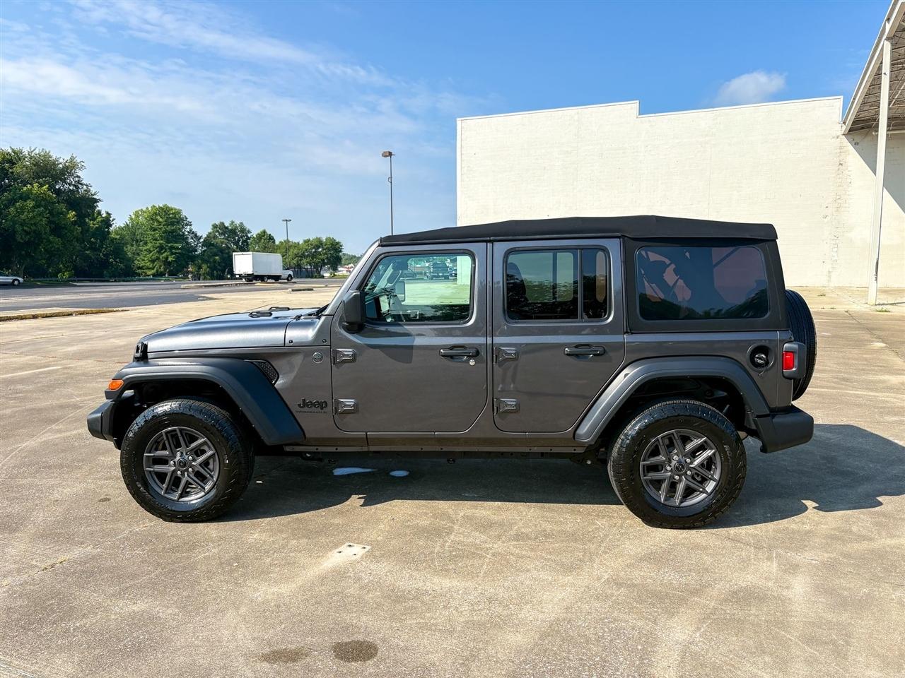Jeep Wrangler Unlimited Sport S 4x4 2024
