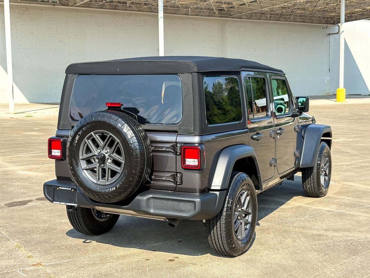 Jeep Wrangler Unlimited Sport S 4x4 2024