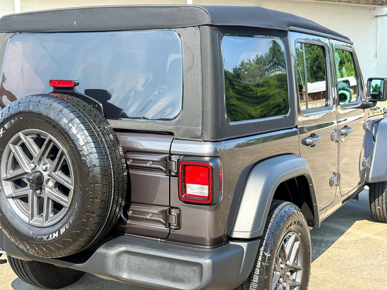 Jeep Wrangler Unlimited Sport S 4x4 2024