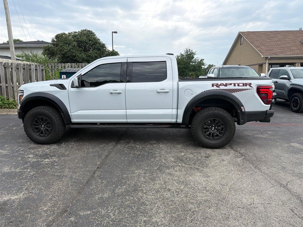 Ford F-150 Raptor SuperCrew 4WD 2025