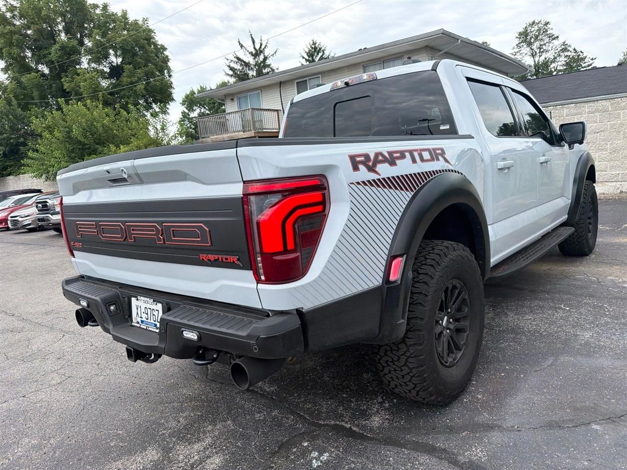 Ford F-150 Raptor SuperCrew 4WD 2025