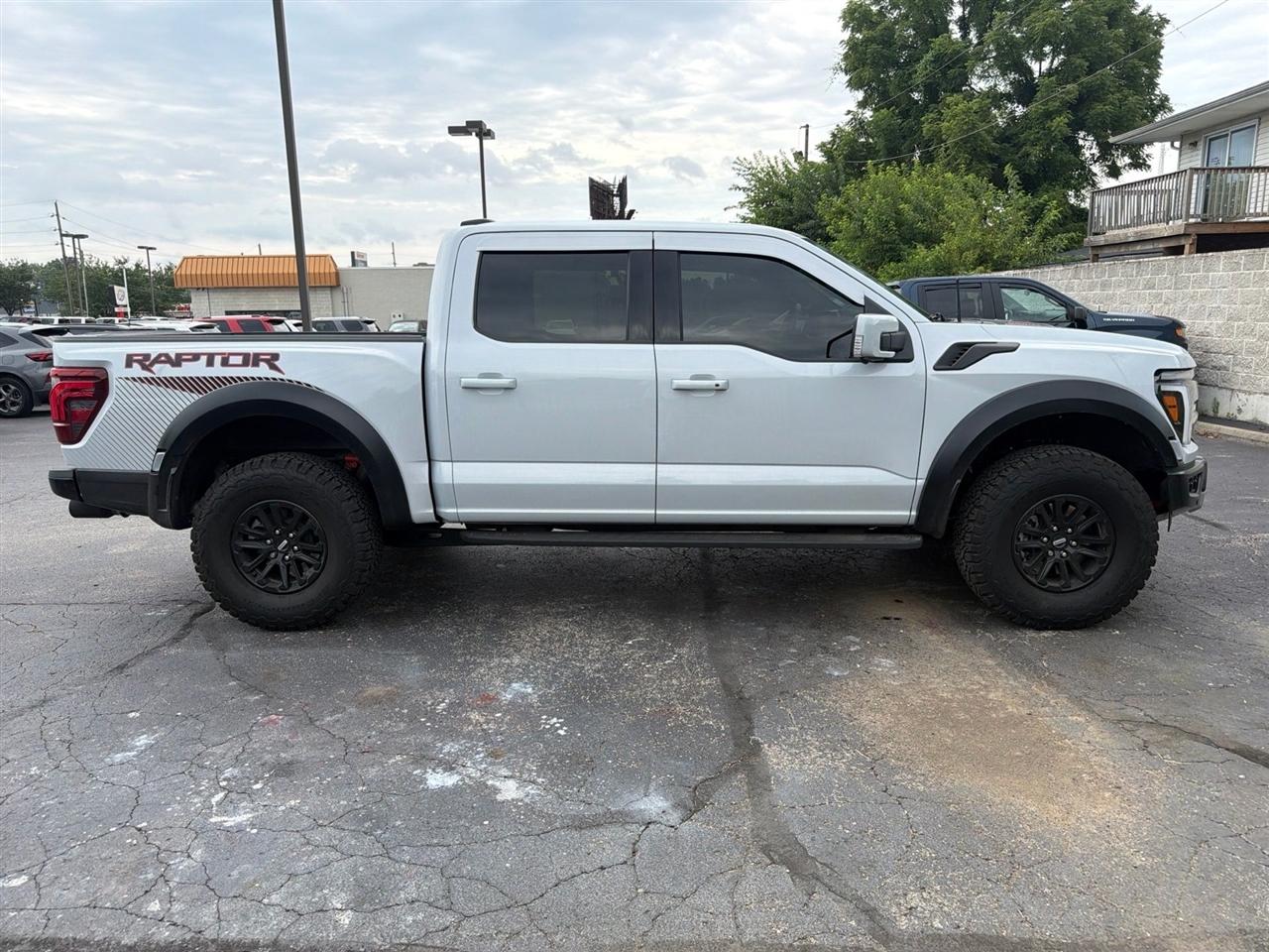Ford F-150 Raptor SuperCrew 4WD 2025