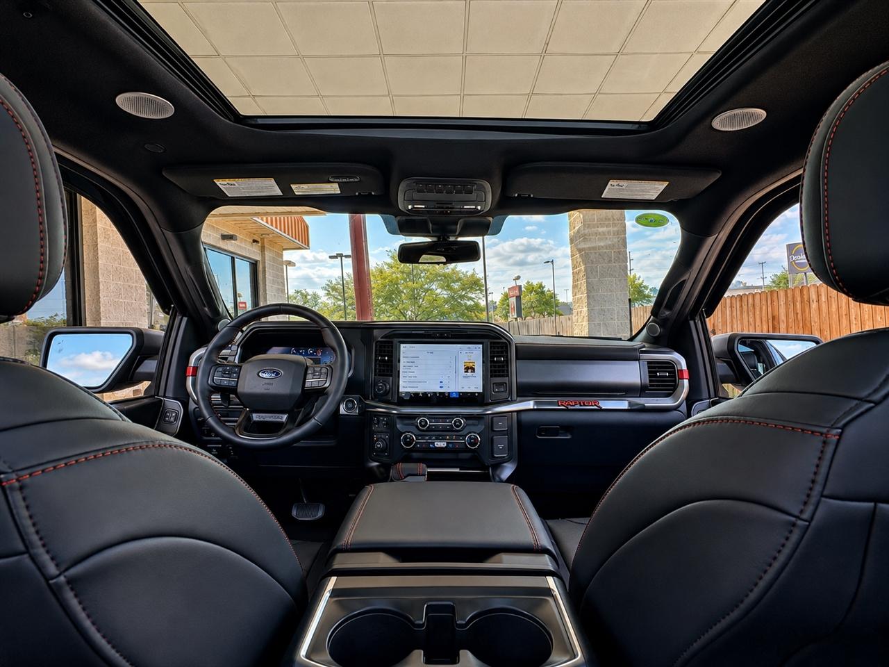 Ford F-150 Raptor SuperCrew 4WD 2025