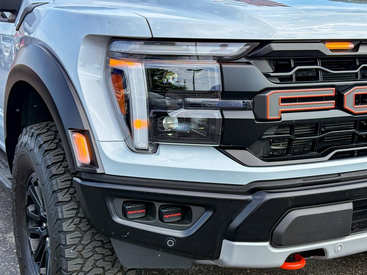 Ford F-150 Raptor SuperCrew 4WD 2025