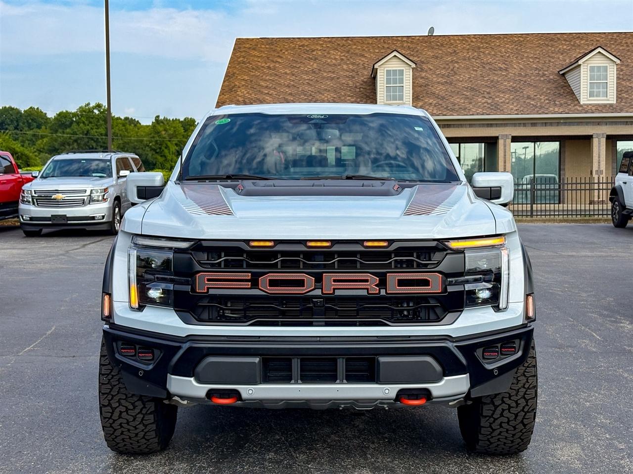 Ford F-150 Raptor SuperCrew 4WD 2025