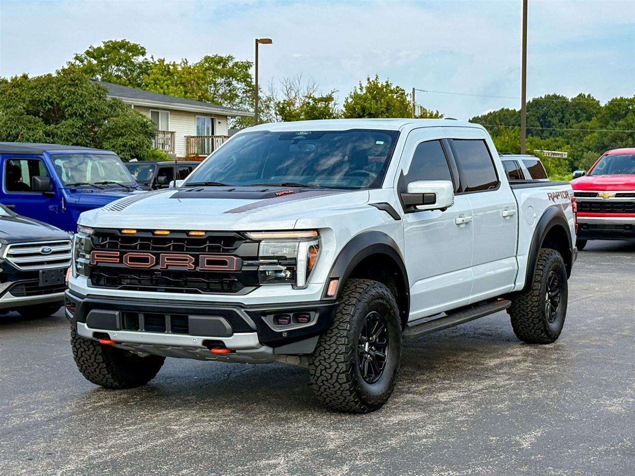 Ford F-150 Raptor SuperCrew 4WD 2025