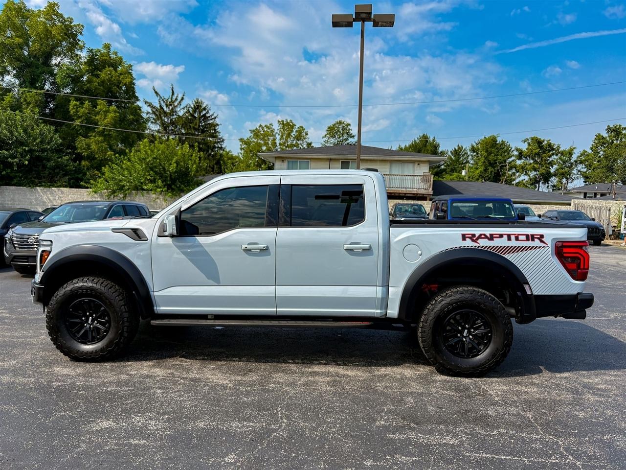 Ford F-150 Raptor SuperCrew 4WD 2025