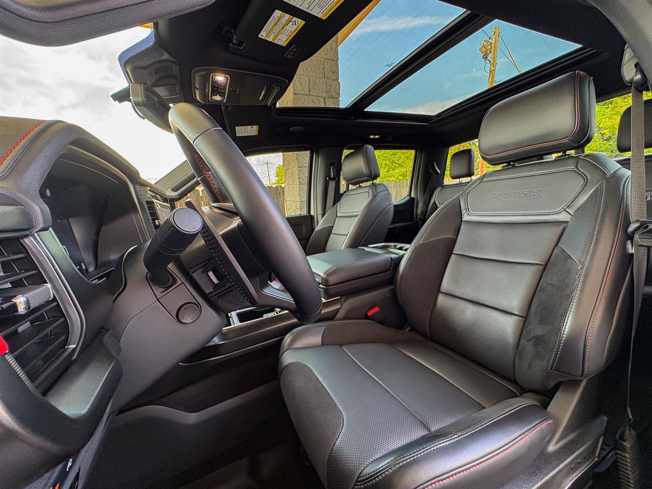 Ford F-150 Raptor SuperCrew 4WD 2025