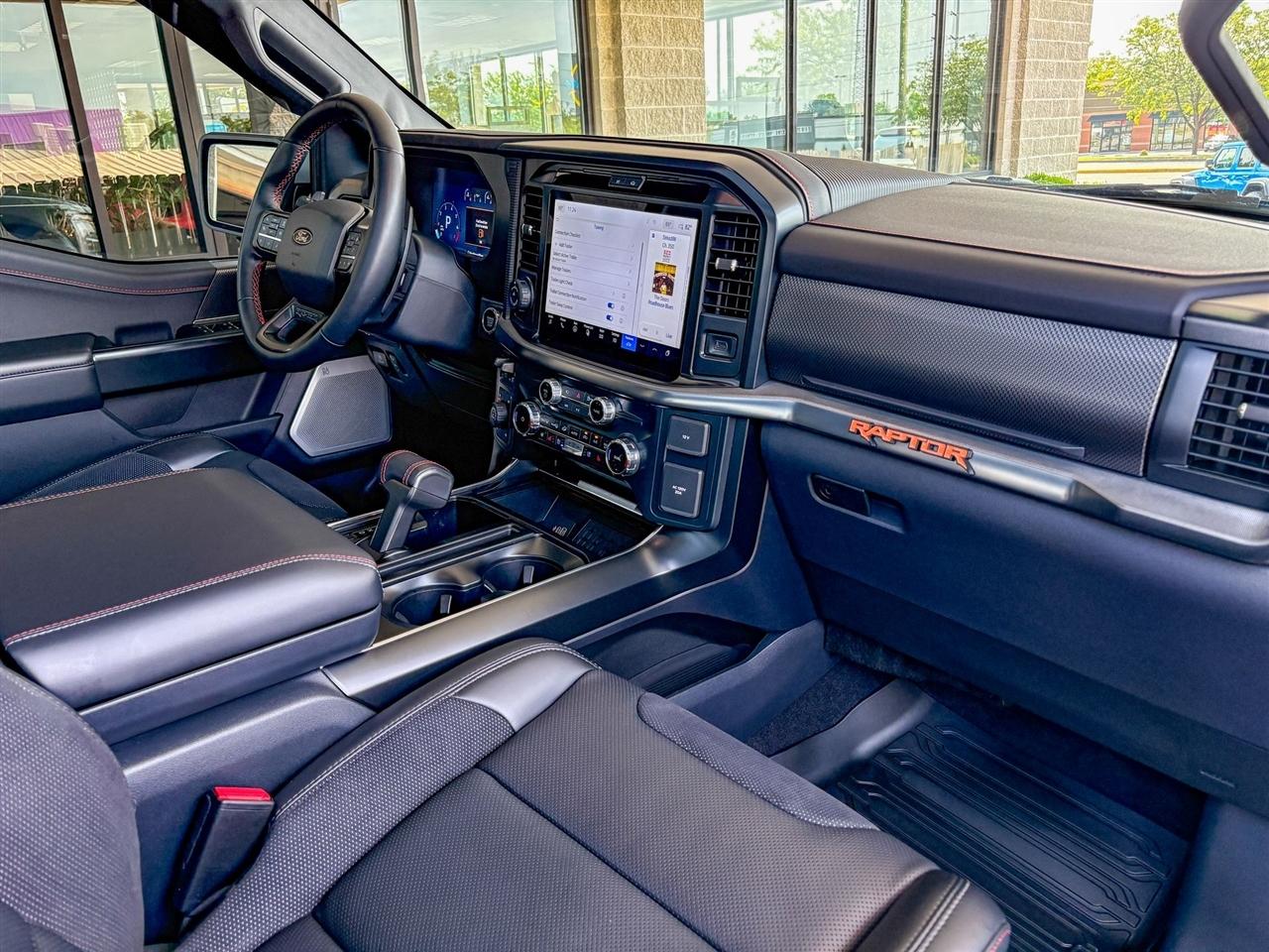 Ford F-150 Raptor SuperCrew 4WD 2025