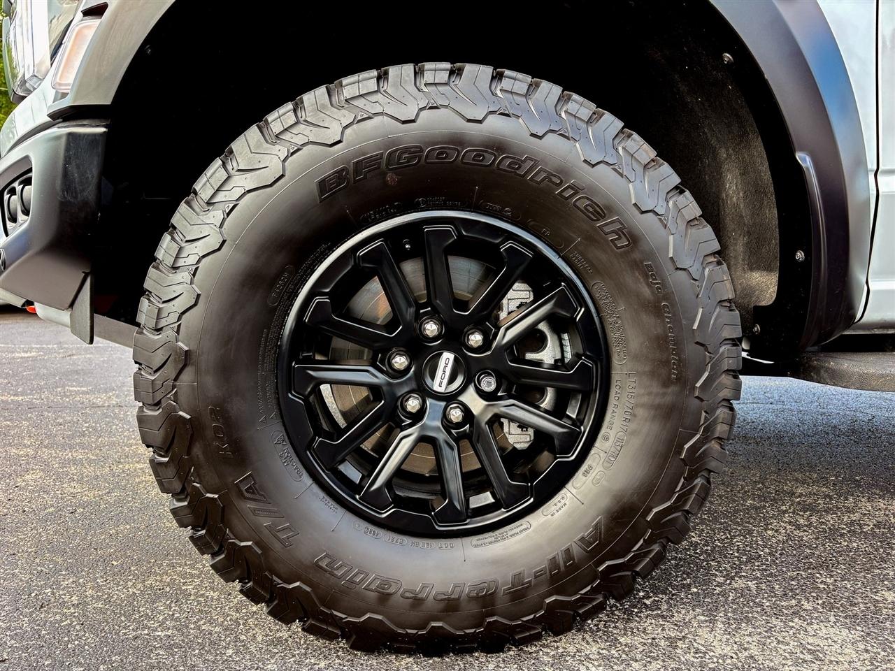 Ford F-150 Raptor SuperCrew 4WD 2025