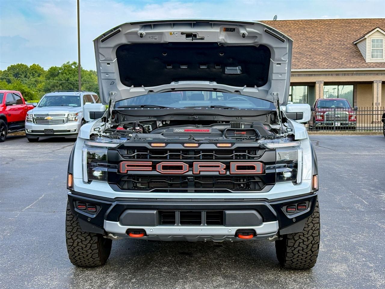 Ford F-150 Raptor SuperCrew 4WD 2025