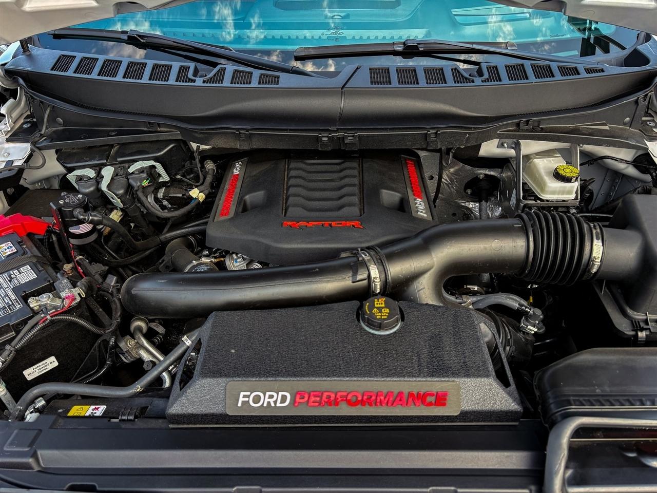 Ford F-150 Raptor SuperCrew 4WD 2025