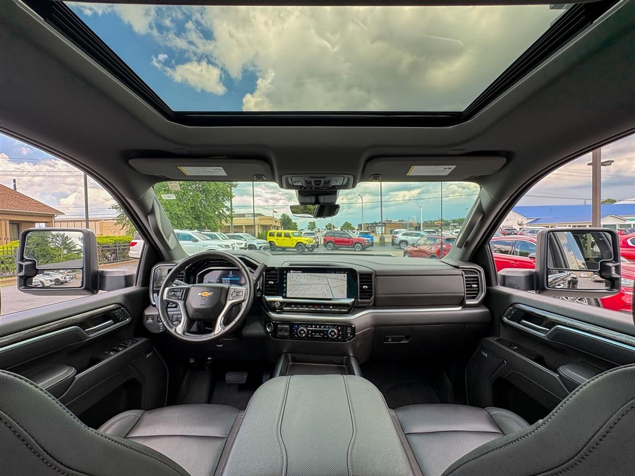 Chevrolet Silverado 3500HD LTZ Crew Cab DRW 4WD 2025