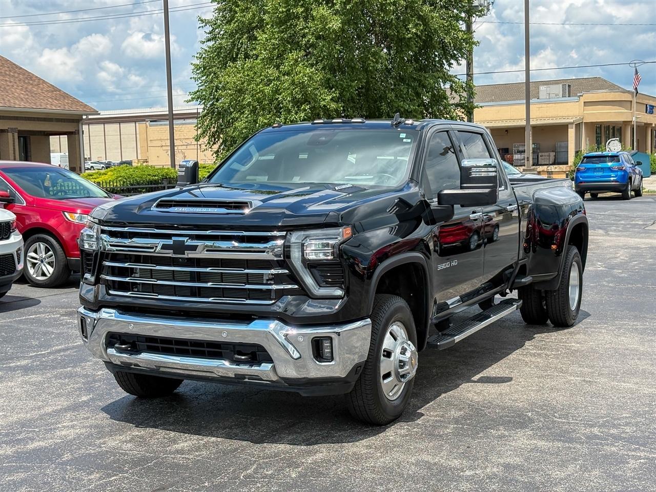 Chevrolet Silverado 3500HD LTZ Crew Cab DRW 4WD 2025