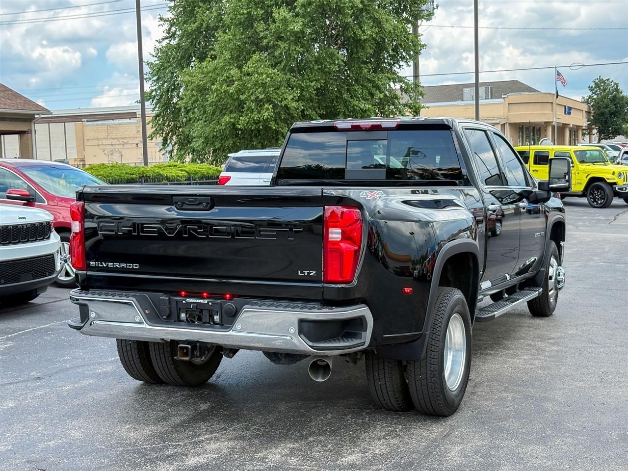 Chevrolet Silverado 3500HD LTZ Crew Cab DRW 4WD 2025