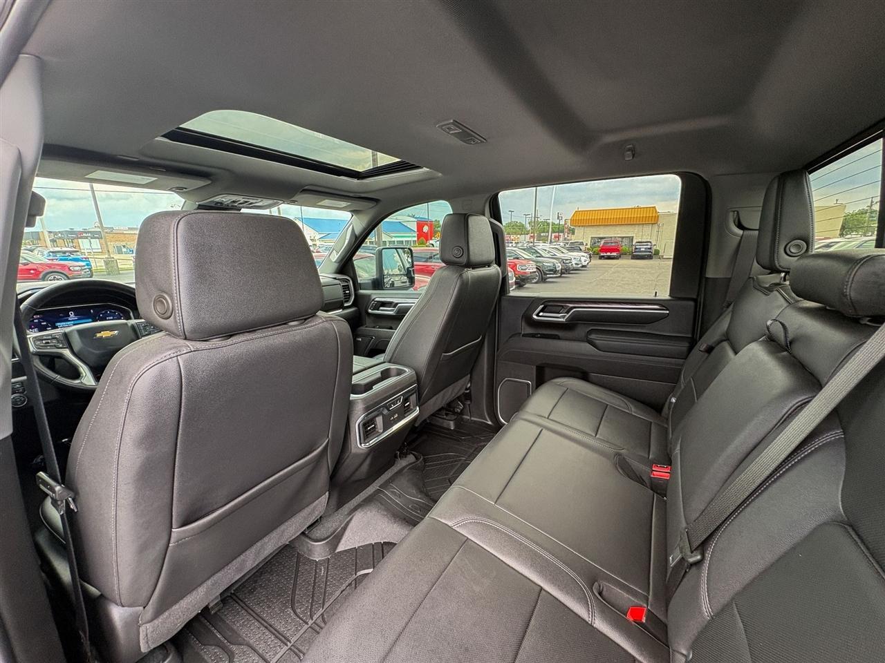 Chevrolet Silverado 3500HD LTZ Crew Cab DRW 4WD 2025