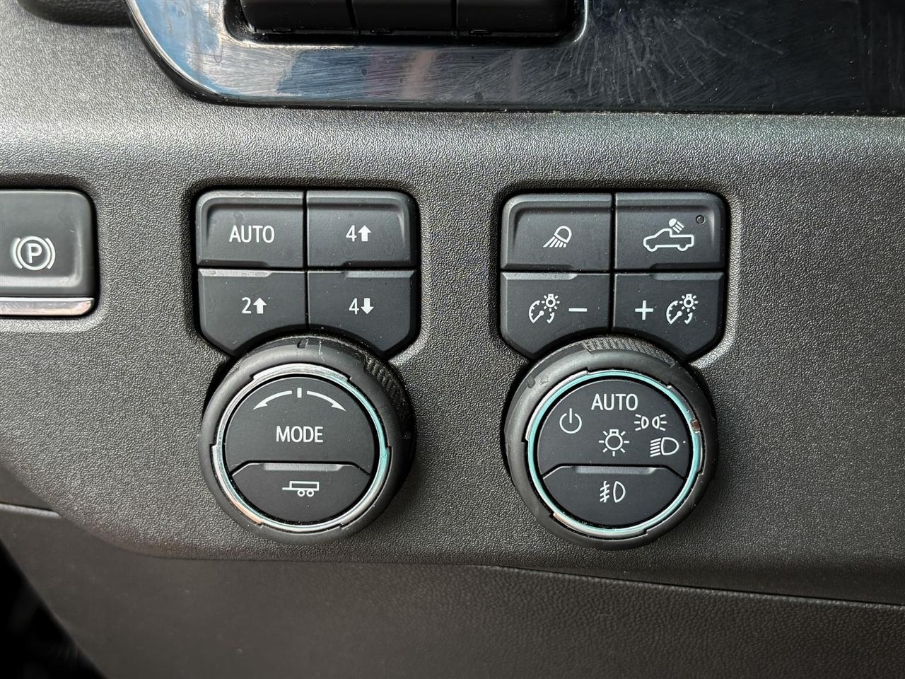 Chevrolet Silverado 3500HD LTZ Crew Cab DRW 4WD 2025